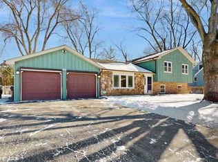 1907 N Fernandez Ave, Arlington Heights, IL 60004