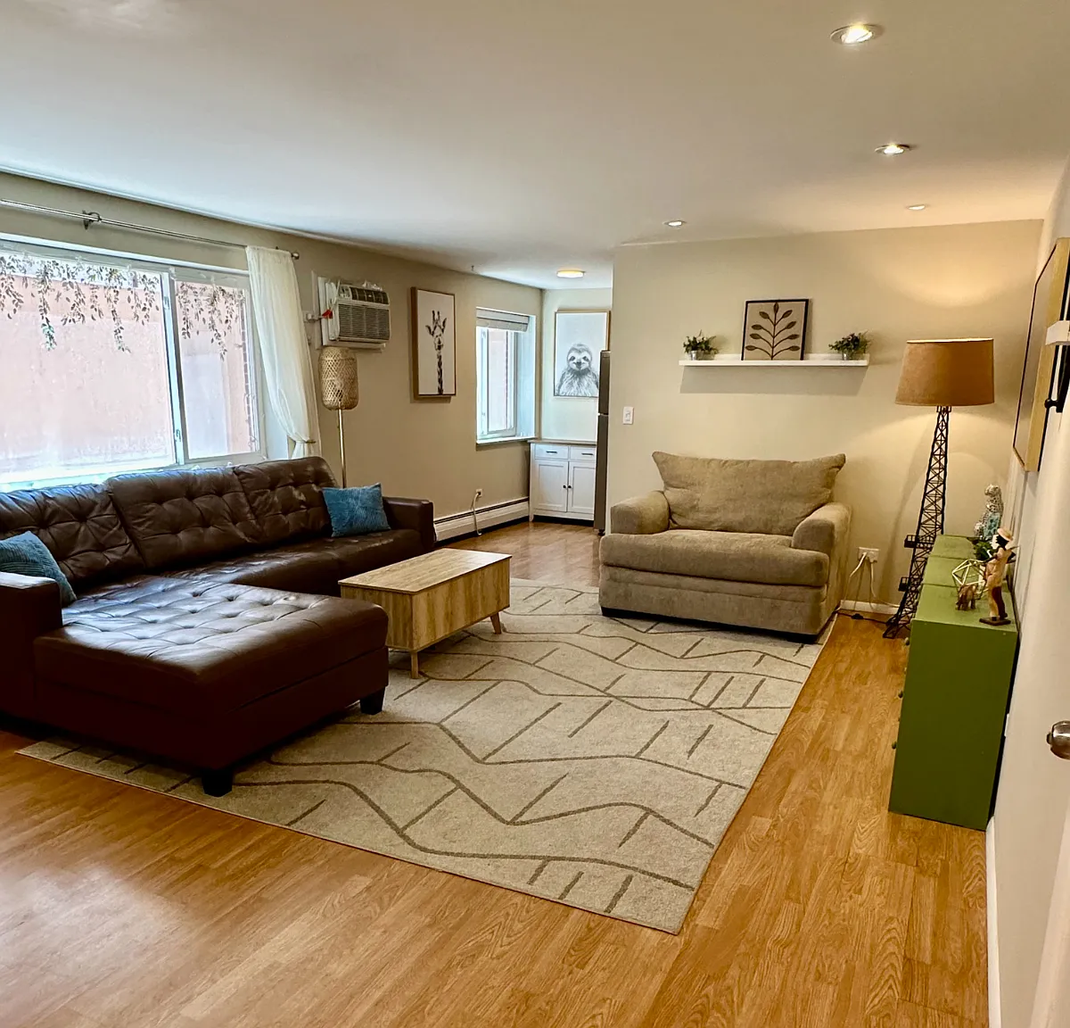 2 bed, 862 sqft, $2,600 — Photo 2