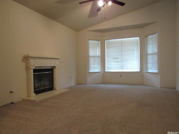 3rd image of 802 Fordham Dr