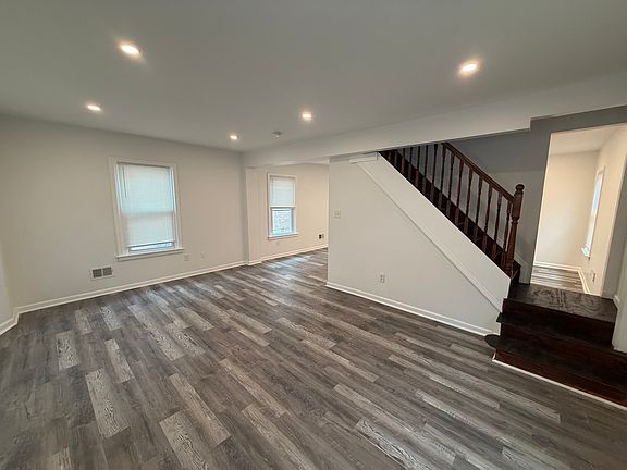 3rd image of 415 N Connecticut Ave