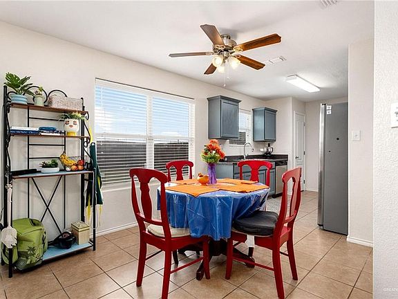 5th image of 407 La Vaca Dr S