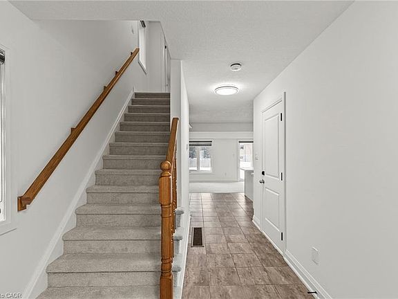 5th image of 143 Stonebrook Way NE