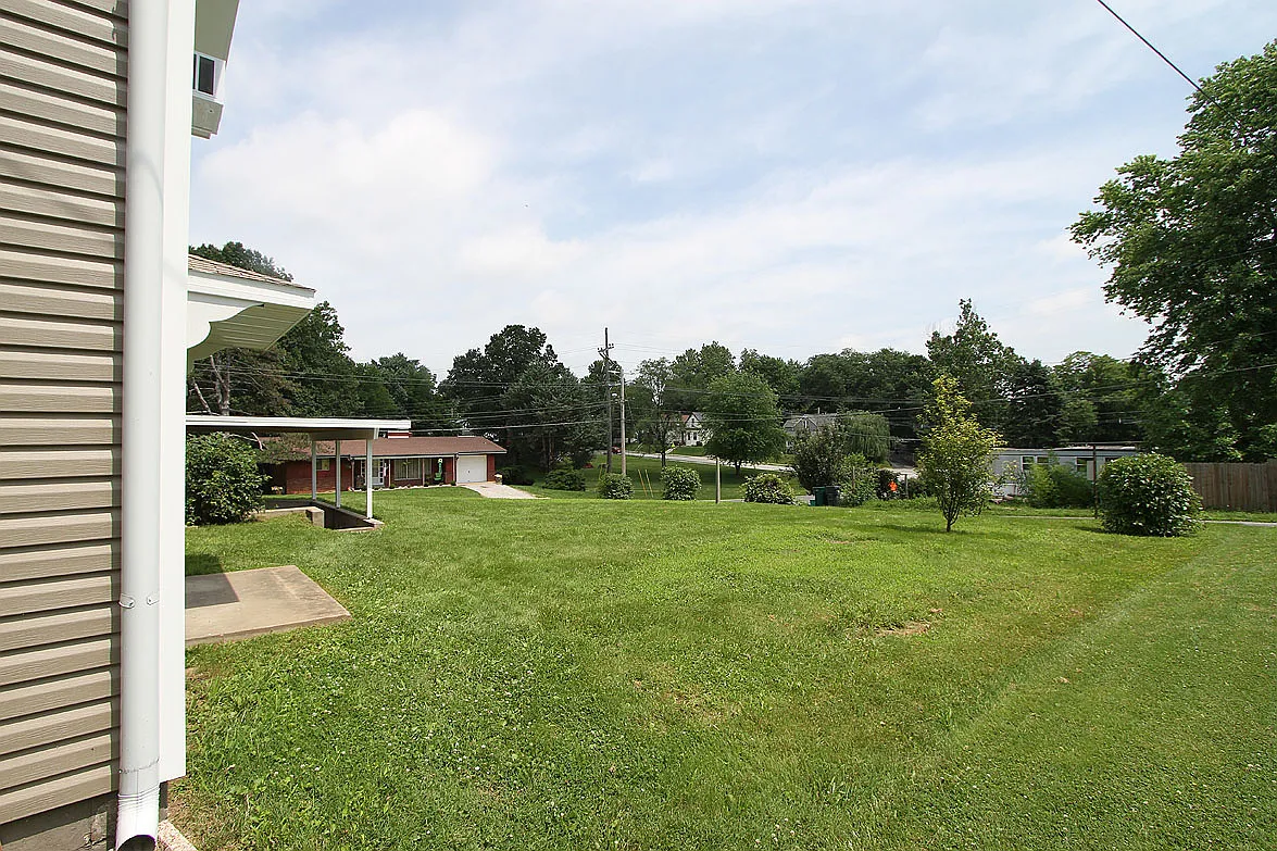 833 Gass Ave photo 1