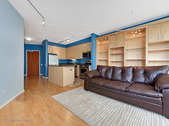 5th image of 600 N Kingsbury St APT 1706