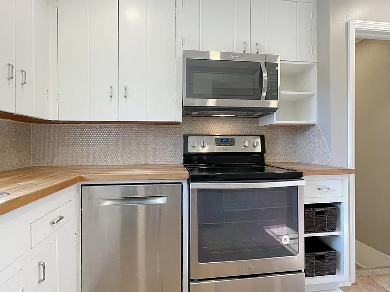 2217 W 72nd Ter — Photo 13