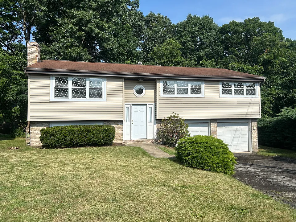 108 Sharbot Ct