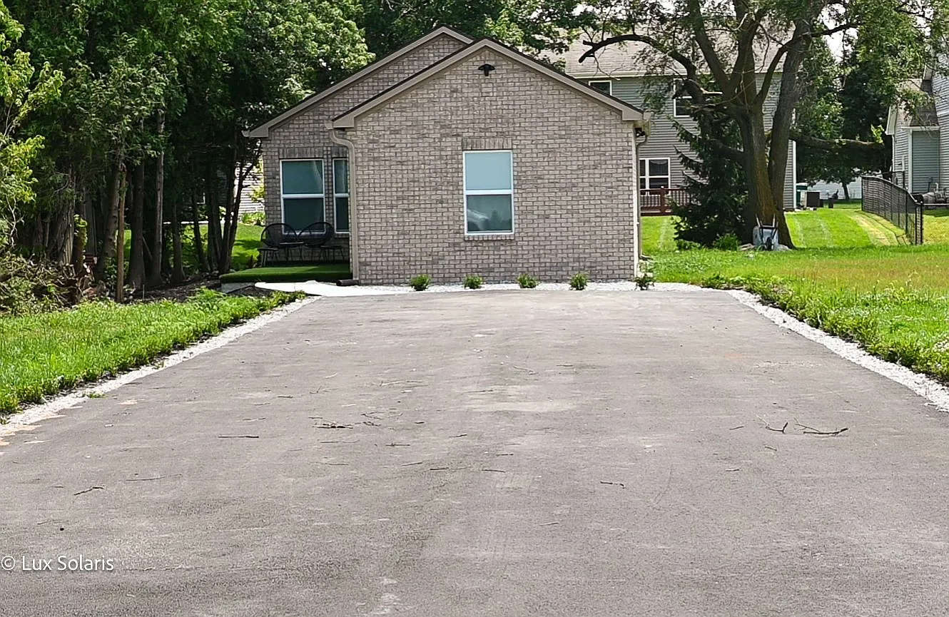 2 bed, 700 sqft, $2,200 — Photo 1