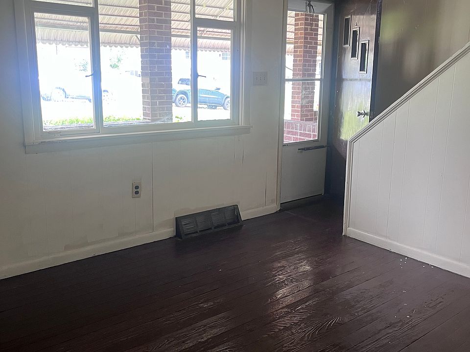 1st image of 318 Spruce St