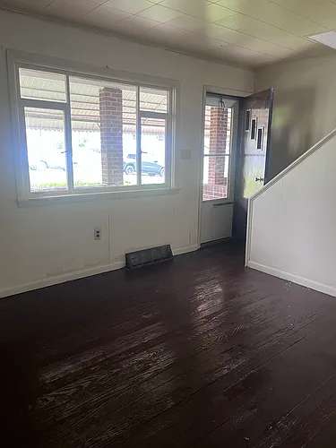 318 Spruce St Photo 1