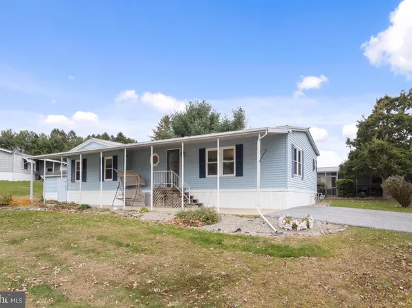 908 Kelly Dr, Mount Wolf, PA 17347