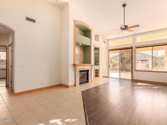 4th image of 1323 W Thompson Way