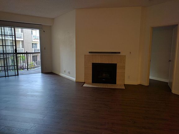 Gas fire place view.