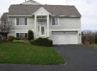 596 New Haven Dr, Cary, IL 60013