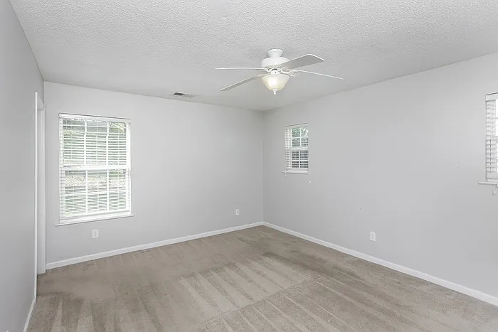 313 Denman Loop — Photo 7