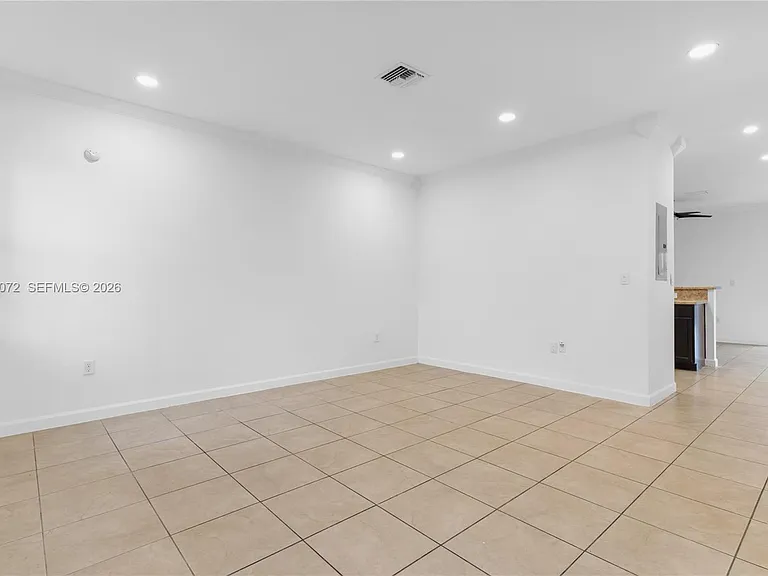 3202 SE 6th St #3202 — Photo 12