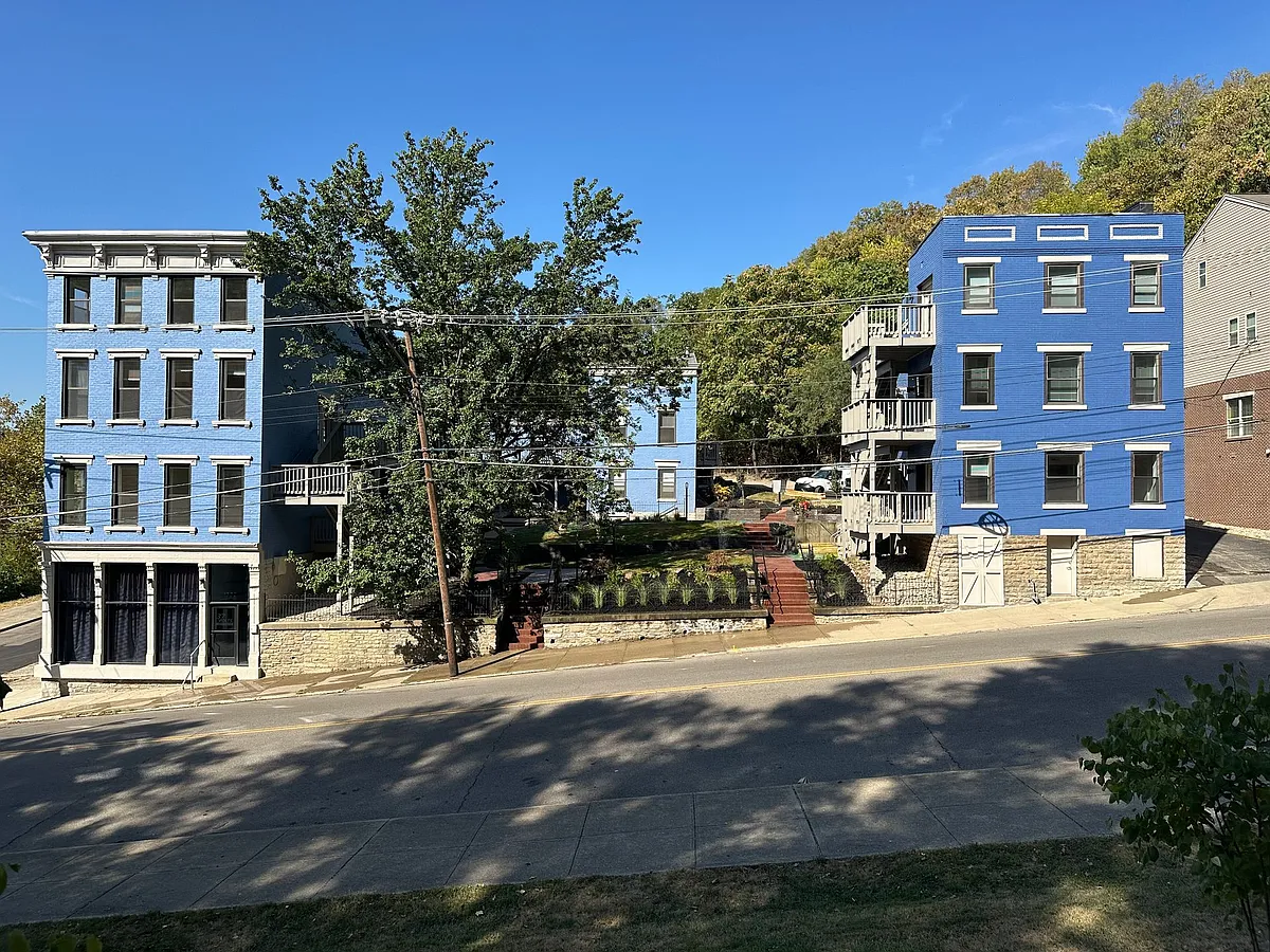 Building Photo - 1777 Sycamore St -NEW