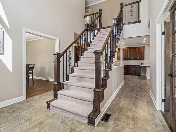 4th image of 2606 Cliffwood Dr
