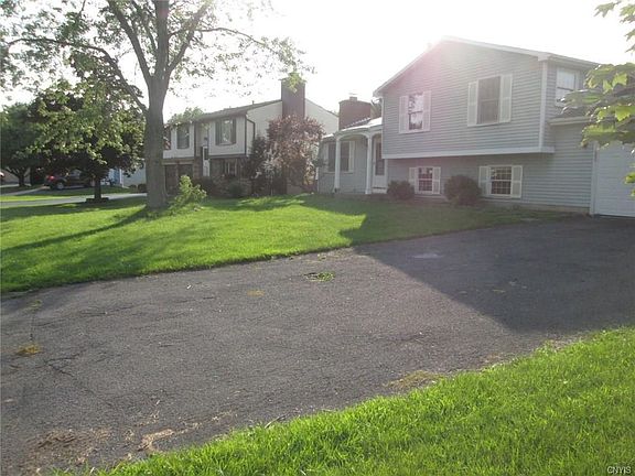 3rd image of 8401 Silver Spruce Cir