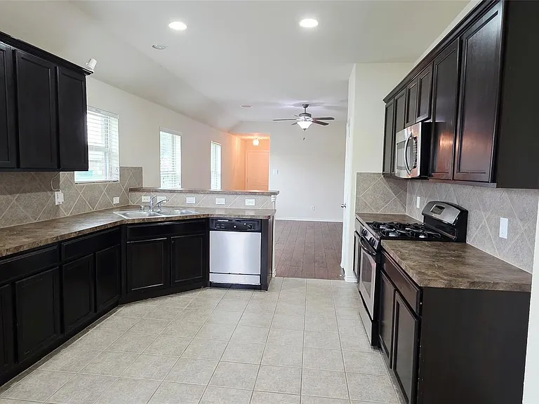 2767 Morgensen Dr — Photo 6