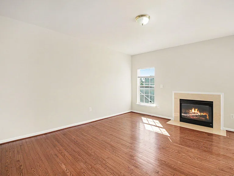 1114 Ellis Ave — Photo 5