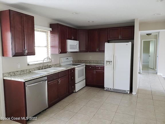 5th image of 1822 Cadillac Cir S