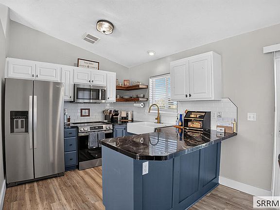 3rd image of 2985 Sagebrush Ave