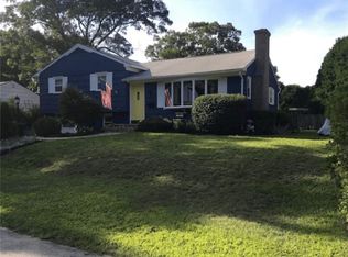 76 Birchwood Dr, North Kingstown, RI 02852