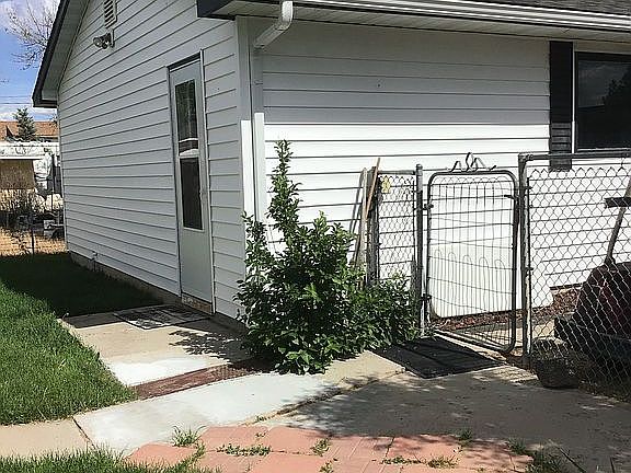 5th image of 1103 Broadway St