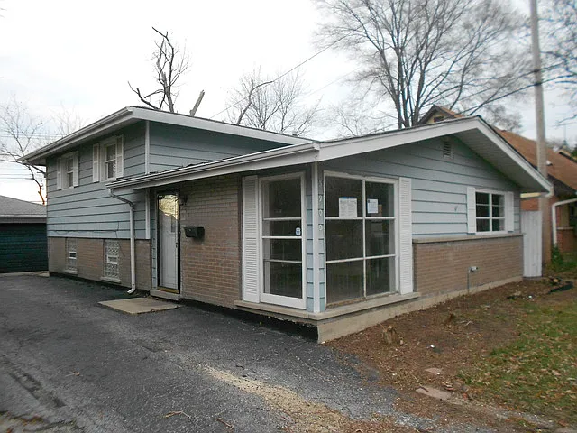 3900 167th Pl photo 1