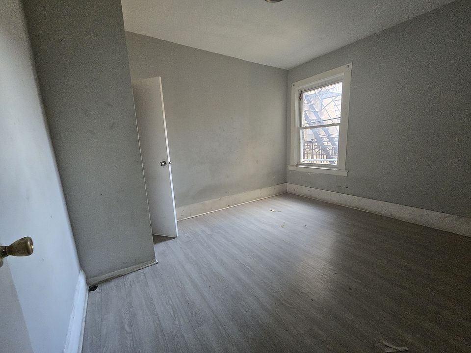 2nd image of 311-312 Mount Prospect Ave #33N