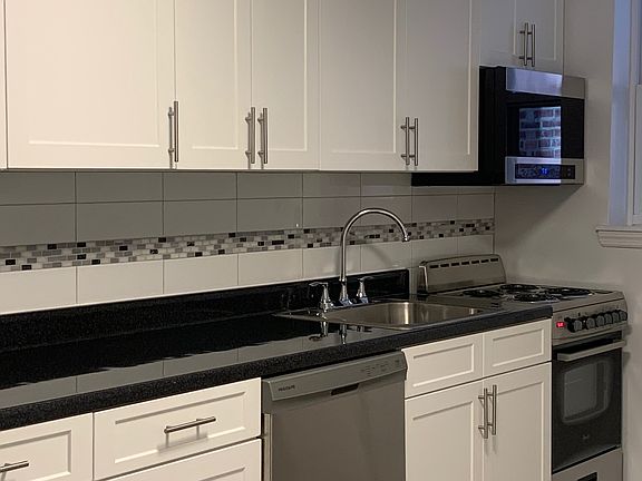 3rd image of 3241 32nd St