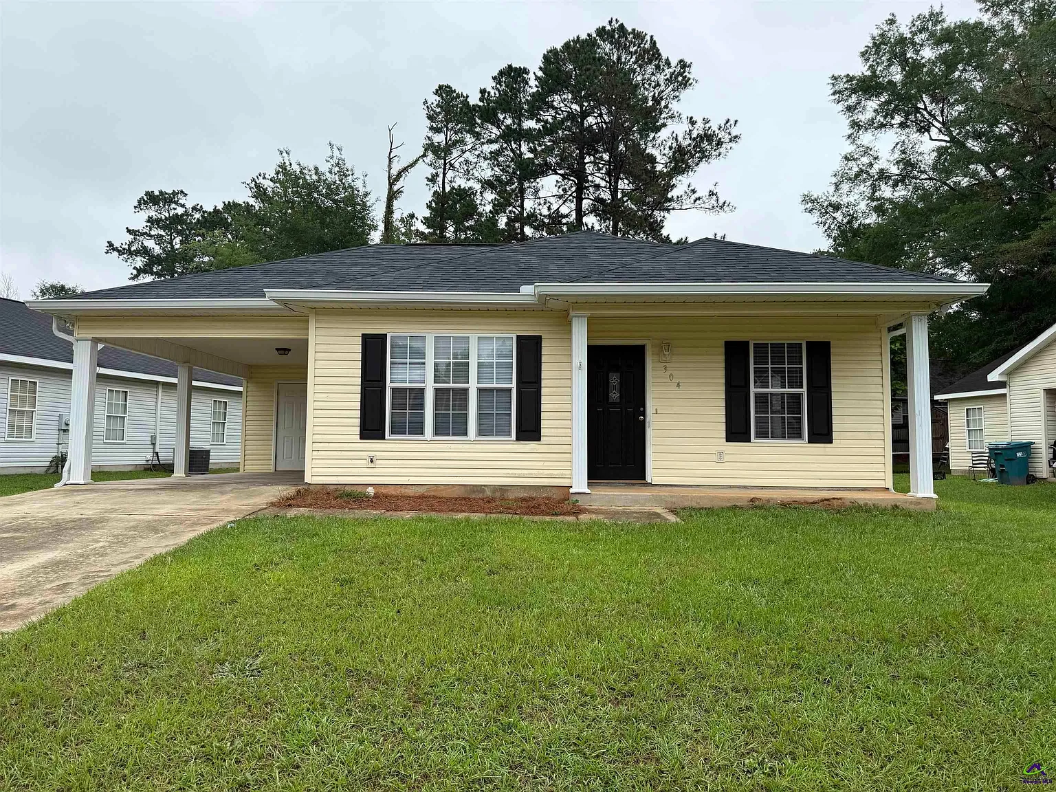 3 bed, 2.0 bath, 1266 sqft, $1,500 — Photo 1