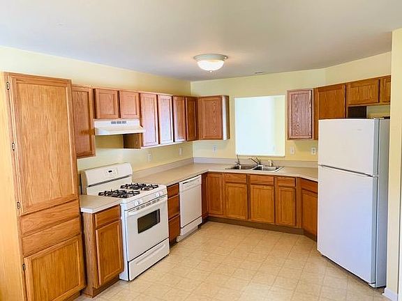 5th image of 8414 Pierce Pl