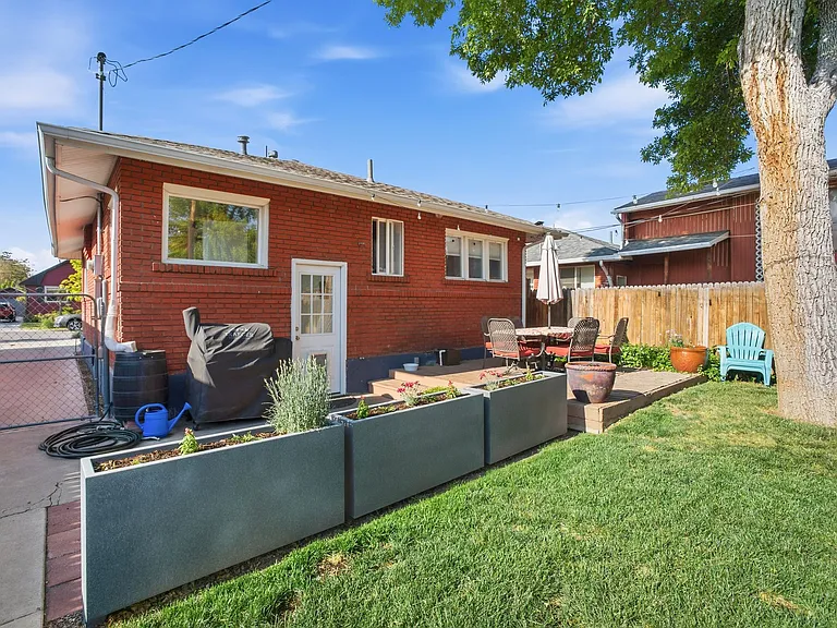 235 E Downington Ave — Photo 19
