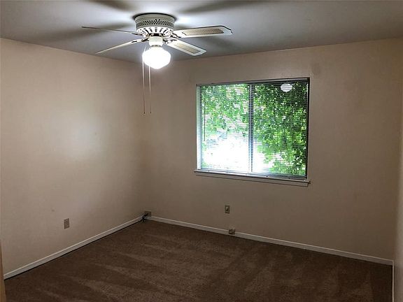 5th image of 1522 Yale St #17