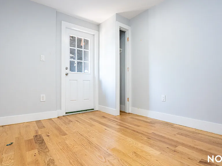 375 Vernon Ave #1 — Photo 12