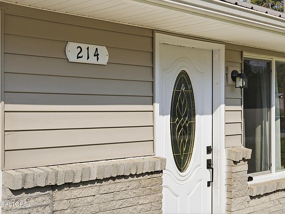 3rd image of 214 Woodlane Dr