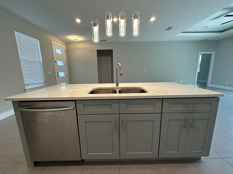 207 Begonia Ln — Photo 8