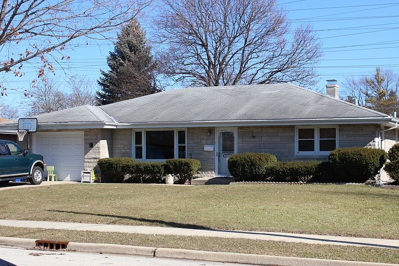 1st image of 504 Bevan Dr E