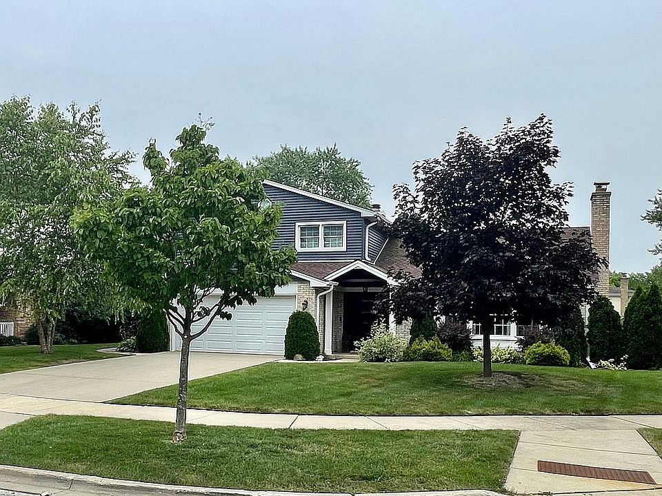 2nd image of 1805 S Ridge Dr