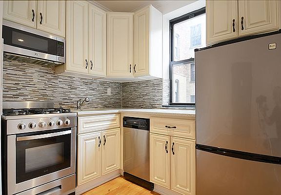 2nd image of 15 Crown St APT 4H