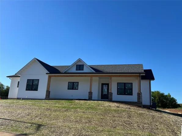 212 Sunny Dr, Rolla, MO 65401