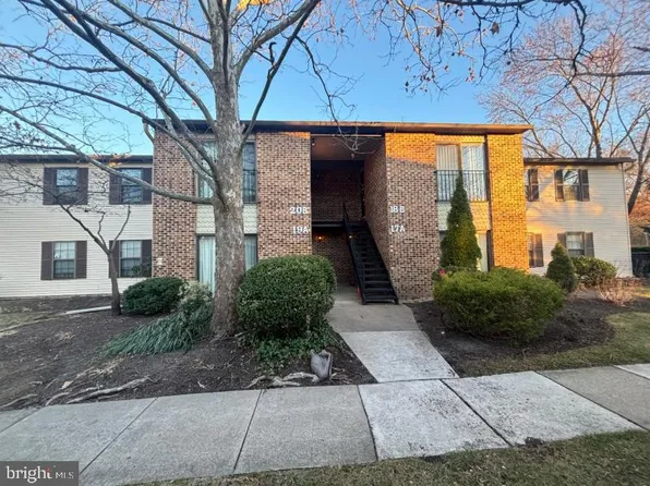 20 Sumac Ct, Mount Laurel, NJ 08054