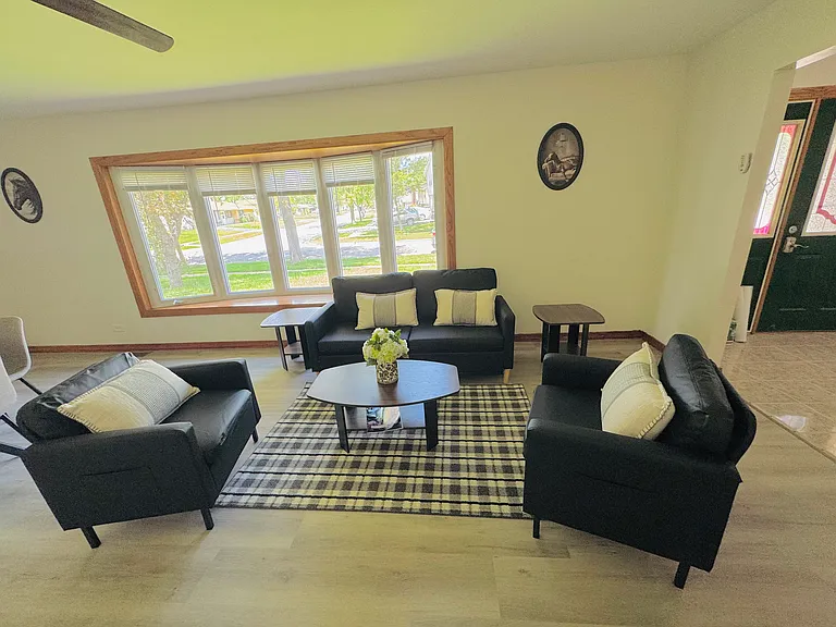 1115 Old Mill Ln — Photo 1