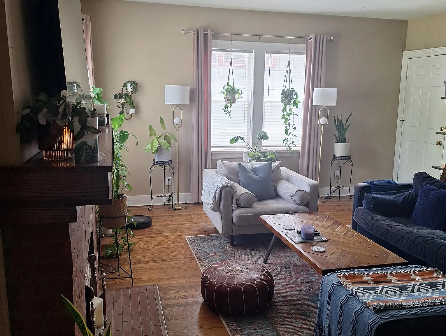 3 bed, 2285 sqft, $2,000 — Photo 2