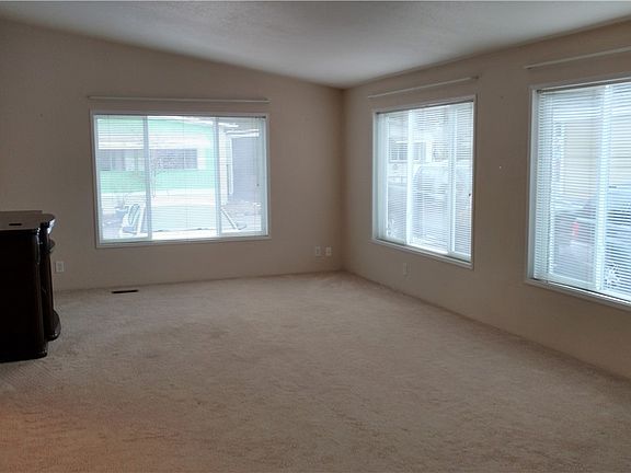 4th image of 1316 91st Ave SE Unit 35