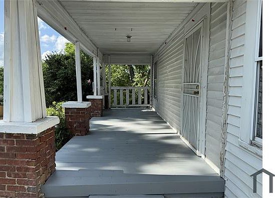 2nd image of 1249 Waverly St