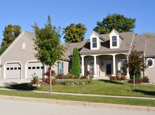 934 River Park Dr, Waukesha, WI 53189