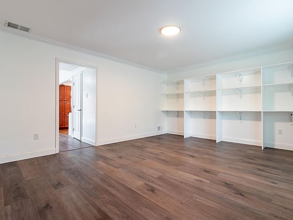 2nd image of 12155 Dove Cir