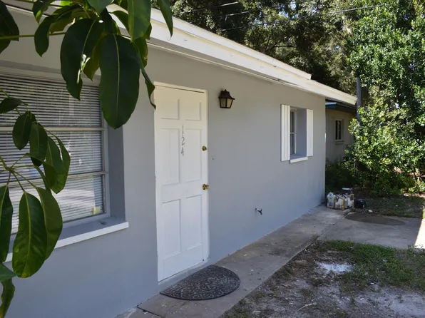 124 Wertz Dr, Largo, FL 33771